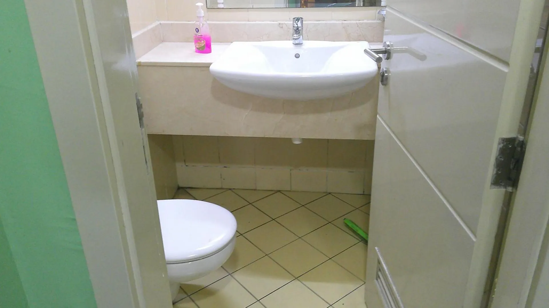 Ruby Star Couples Hostel G P 1&2 Dubai