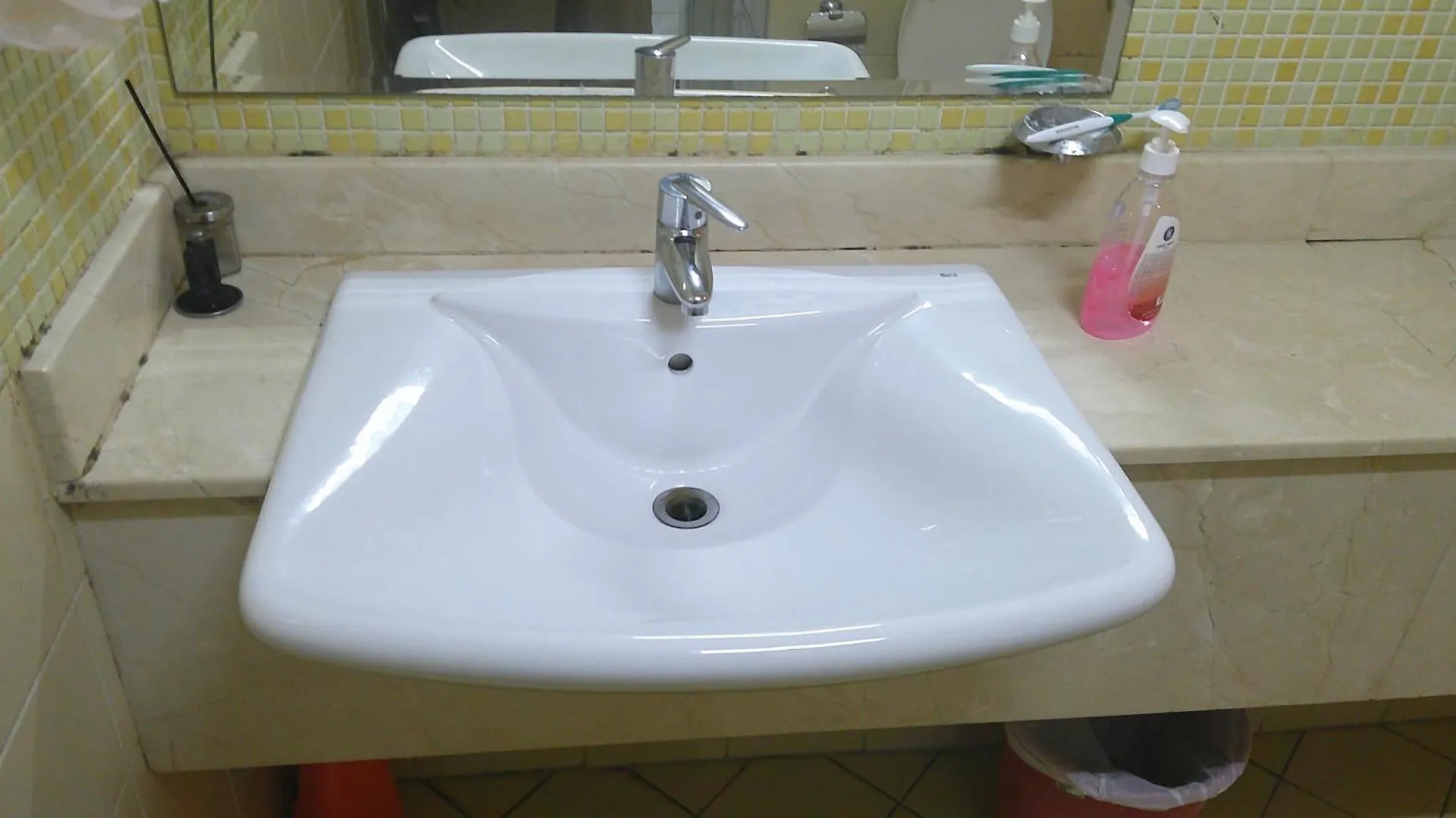 Ruby Star Couples Hostel G P 1&2 Dubai