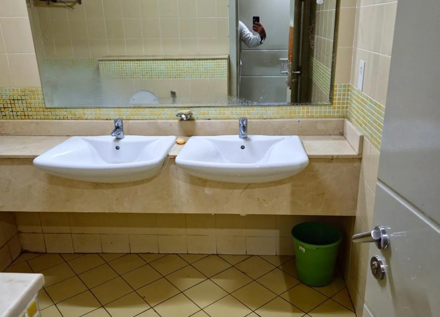 Ruby Star Couples Hostel G P 1&2 Dubai